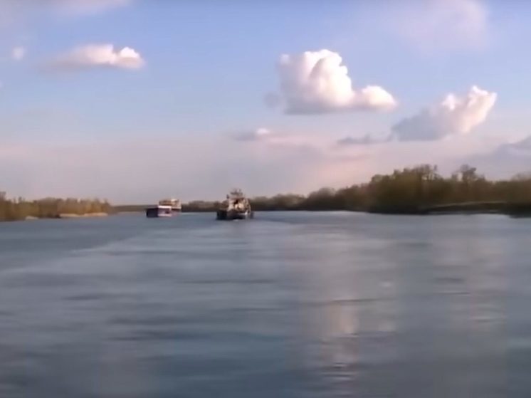 В Ростовской области два теплохода столкнулись на реке Дон