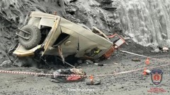 В Красноярском крае автобус с вахтовиками упал в карьер: есть погибшие