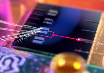 Группа ученых разработала особые фотонные чипы 
