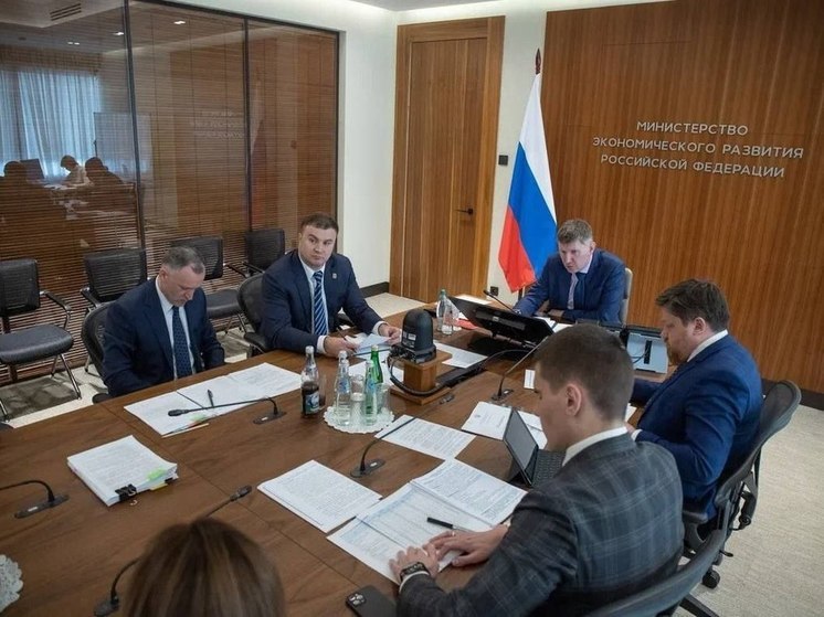 Губернатор Омской области Хоценко встретился с главой Минэкономразвития Решетниковым