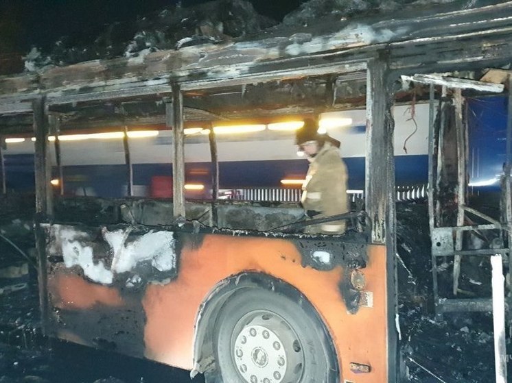 Автобус загорелся во время движения в Нижнем Новгороде