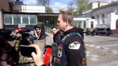 Появилось видео встречи байкеров у Замоскворецкого суда в поддержку семьи убитого Кирилла Ковалева