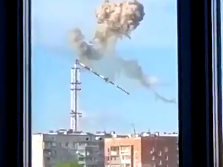 Телебашня в Харькове упала в лесной массив после ракетного удара