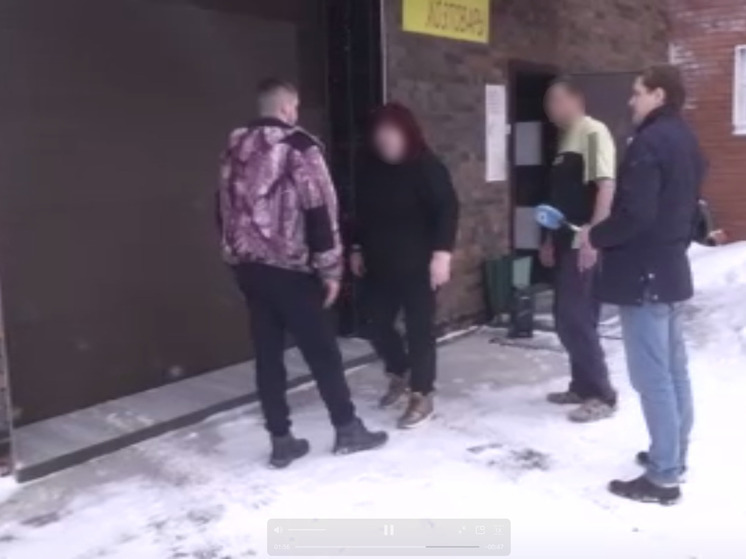 В Новосибирске на журналистов ОТС напали из-за репортажа о сломанном термосе