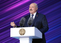 Президент Белоруссии Александр Лукашенко заявил, что Украина из-за влияния Запада стала похожа на наркомана, которого держат на коротком поводке