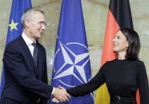 Немецкое издание Bild сообщает, что министра иностранных дел ФРГ Анналену Бербок заметили выходящей с секретной встречи с генеральным секретарем НАТО Йенсом Столтенбергом