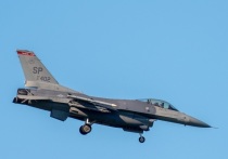 Глава Пентагона Ллойд Остин заявил, что первые боевые самолеты F-16 будут доставлены на Украине уже в текущем году. Кроме того, в страну начнут также прибывать обученные навыкам пилотирования летчики. Соответствующее заявление министр сделал на очередной встрече с донором киевского режима.