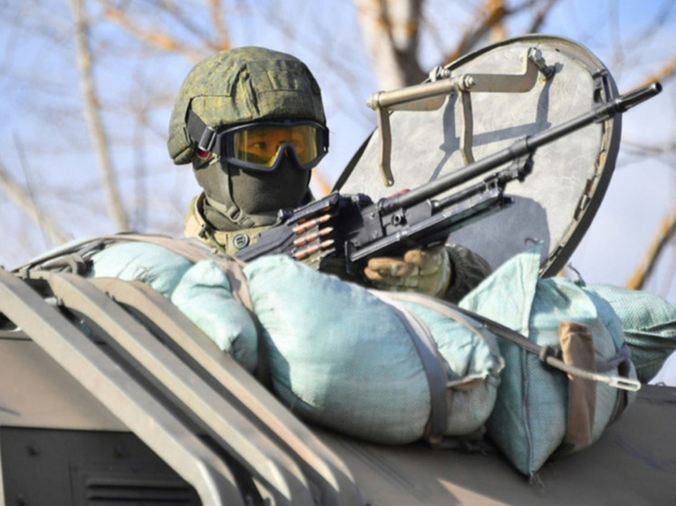 Наступление ВС РФ в Донбассе вызывает панику на Западе, заявил британский эксперт Александр Меркурис