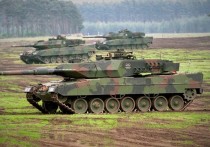 Доставка трофейного немецкого танка «Leopard» на Поклонную гору попала на видео, которое опубликовано на YouTube-канале Ruptly