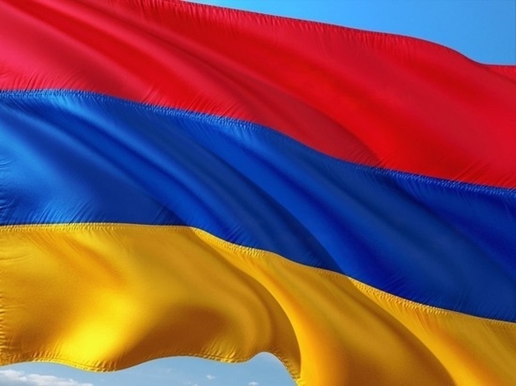 Протестующие в Армении перекрыли трассу Ереван - Гюмри