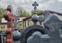 В Выборгском районе Ленинградской области у въезда на Новое Рощинское кладбище произошли разборки конкурентов похоронного бизнеса