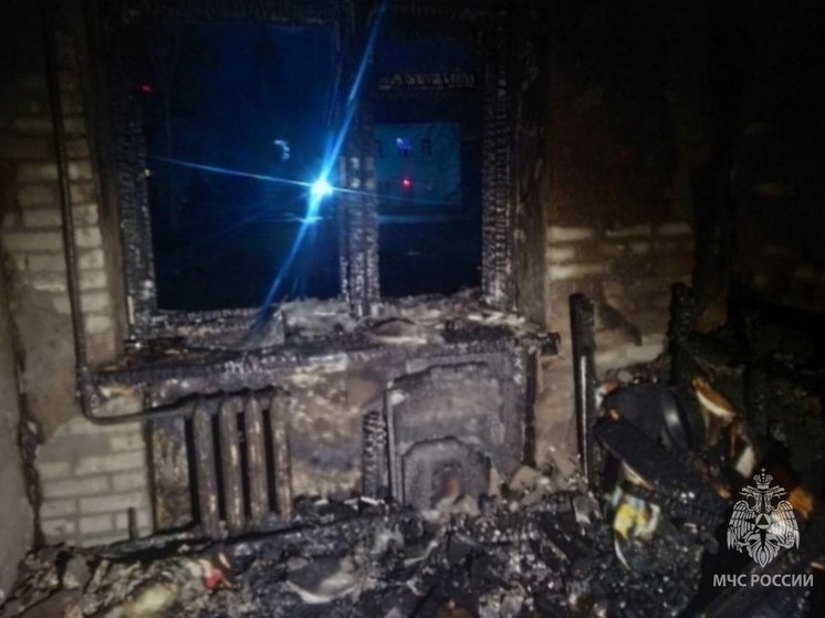 В Барнауле во время пожара в жилом доме спасли 12 человек