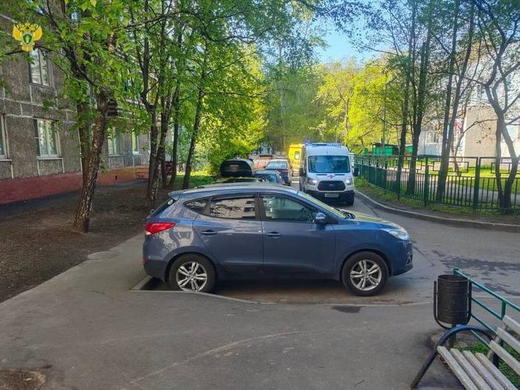 Прокуратура: в Москве погиб выпавший из окна двухлетний малыш