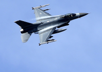 Представитель воздушных сил ВСУ Илья Евлаш заявил в эфире украинского издания "Новости Live", что первые самолеты F-16 могут появиться на Украине после Пасхи