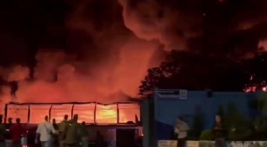 Пожар на складе «Новой почты» в Одессе попал на видео