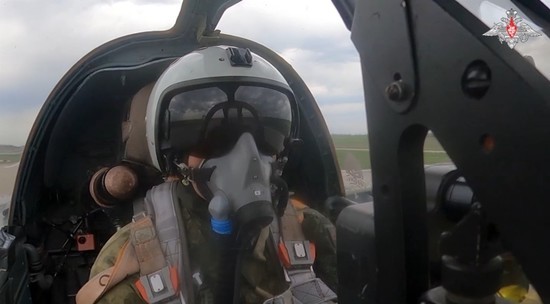 Пилоты штурмовиков Су-25 сорвали ротацию ВСУ: кадры боевого вылета
