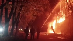 На востоке Москвы сгорел заводской цех: видео с места ЧП