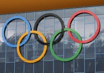 Мэрия Парижа приняла решение о том, что в эстафете проноса олимпийского огня примет участие 33-летний трансвестит на 25-сантиметровых шпильках, пишет aif.ru. 