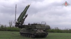 Опубликовано видео боевой работы расчета ЗРК "Бук-М1": сбивает иностранные ракеты