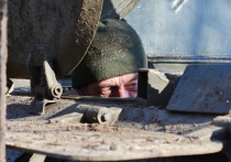 Военнослужащие украинской армии в последнее время часто убегают с поля боя либо сдаются в плен российским войскам