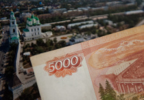 За год водитель получил 300 тысяч рублей, которые он делил со своим подельником.