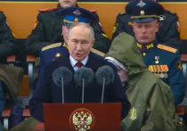 Президент России Владимир Путин выступая на Параде Победы на Красной площади заявил, что Россия "будет делать все, чтобы не допустить глобального столкновения"