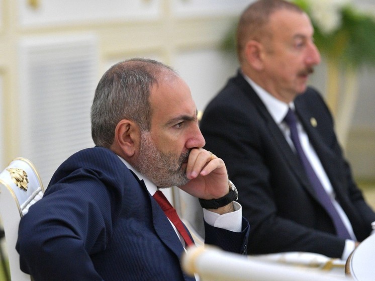 Ura.ru: политолог Брутер считает маловероятной скорую отставку премьера Армении Пашиняна