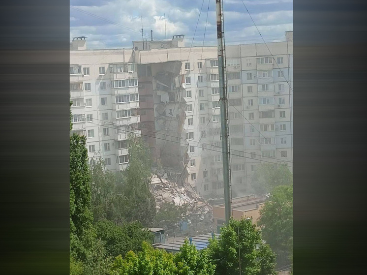 В Белгороде сообщили об обрушении подъезда жилого дома после попадания снаряда