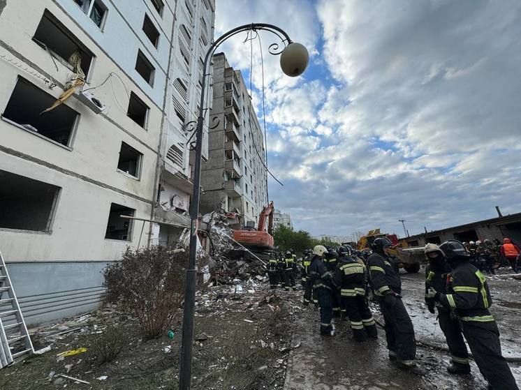 Сотрудники МЧС нашли тело 17-го погибшего в результате обрушения дома в Белгороде