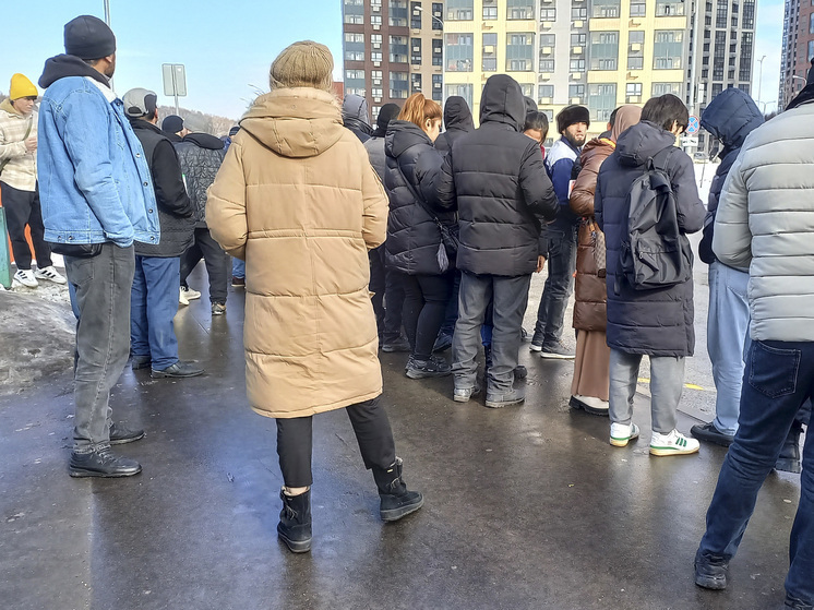 Глава МВД РФ Колокольцев потребовал от сотрудников принятия жестких мер в случае злоупотребления мигрантами правом на проживание