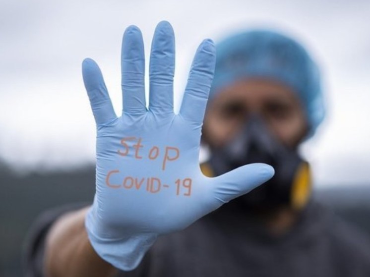 Американские медики предупредили об угрозе новой вспышки COVID-19 в США