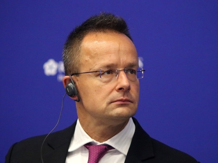 Глава МИД Венгрии Сийярто: стратегия Европы и США по Украине полностью провалилась