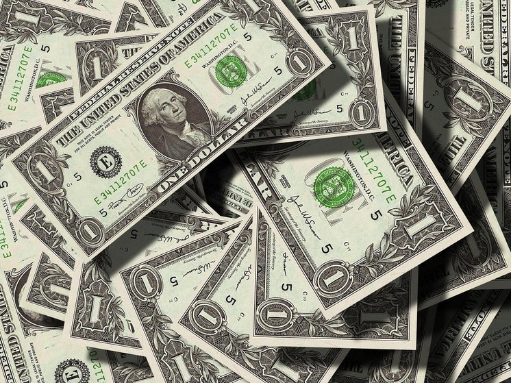 Курс доллара на Мосбирже впервые с 1 февраля оказался ниже 90 рублей