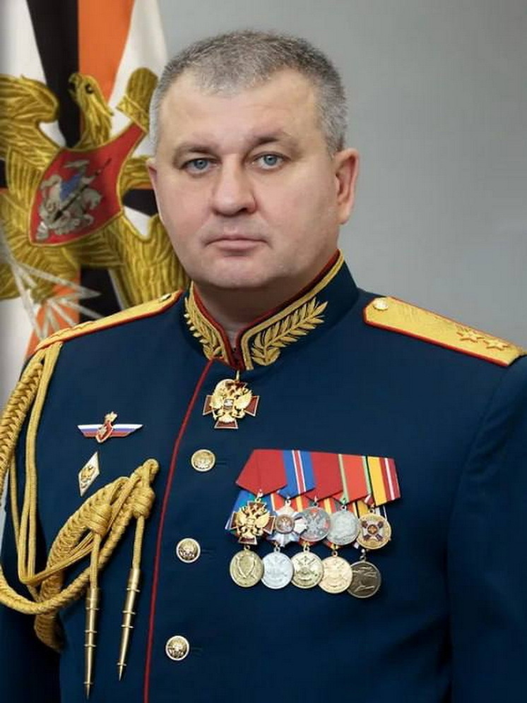 Начальник главного управления связи Вооруженных Сил России генерал-лейтенант Вадим Шамарин задержан по подозрению в мошенничестве