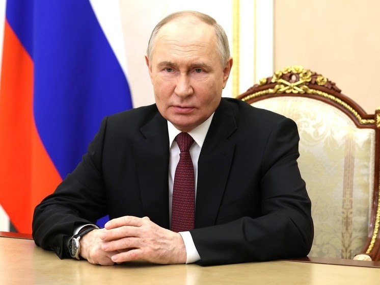 Владимира Путина попросили прокомментировать слова генсека НАТО Йенса Столтенберга, присоединившегося к призывам разрешить Украине использовать поставляемое Западом оружие для ударов по «легитимным целям» на территории России
