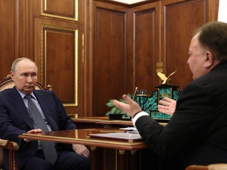 Махмуд-Али Макшарипович передал Путину благодарность от жителей республики за поддержку, которые оказывает Президент развитию региона