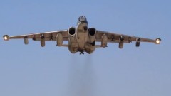 Экипаж Су-25 уничтожил спецтехнику и живую силу ВСУ: кадры боевого вылета