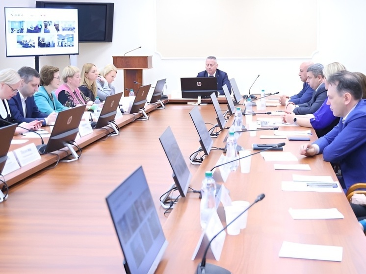Зампредседателя правительства Архангельской области Игорь Скубенко провел межведомственную комиссию по трудоустройству молодежи