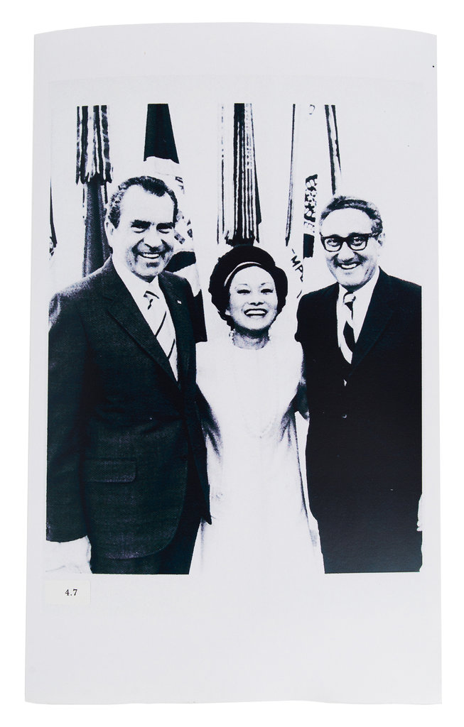 陈香梅和理查德·M·尼克松以及亨利·A·基辛格的合影，日期不详。