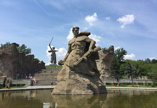 Мемориальный комплекс «Героям Сталинградской битвы» на Мамаевом кургане 